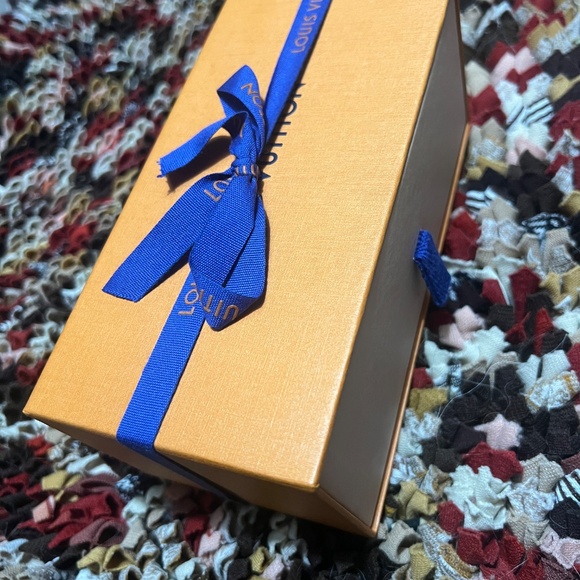 LV Gift Wrapped Box - Picture 6 of 6